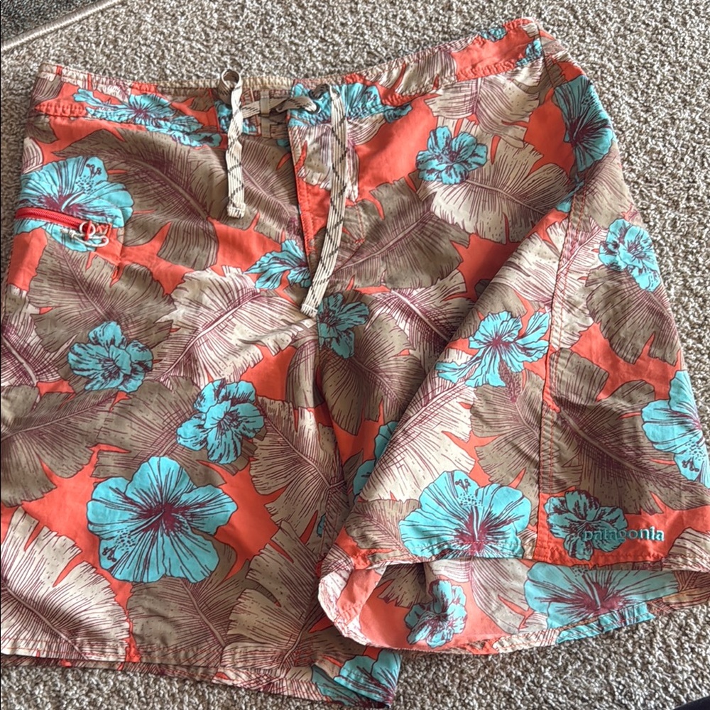 Patagonia Coral Floral Swim Trunks size 32 men’s